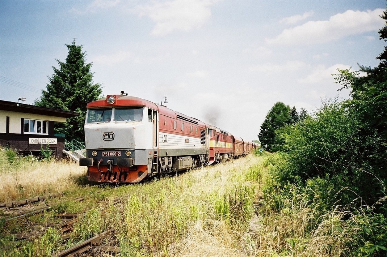 751.066+065 v �ele v�pence do Kladna, proj�d� odb. Jene�ek, 14.6.2003