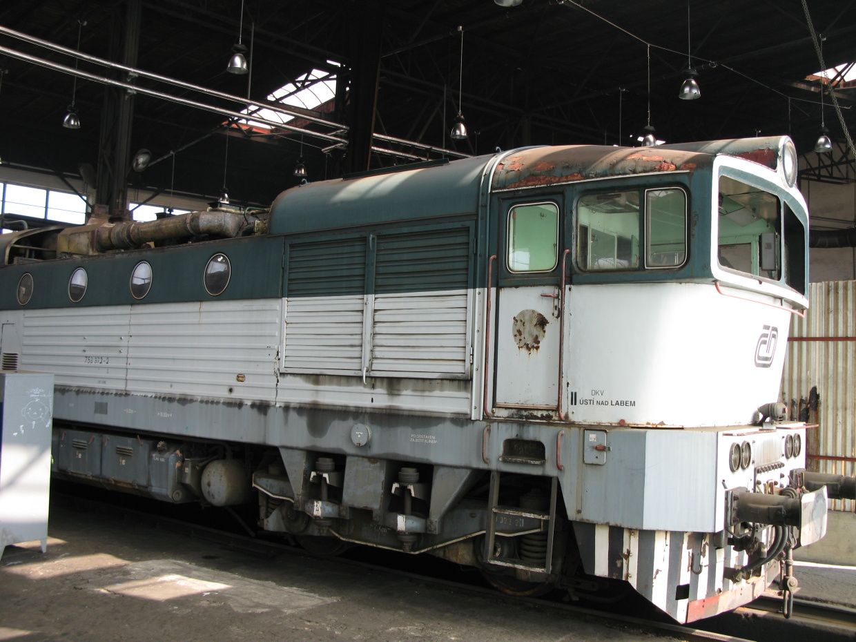 753 372 -2