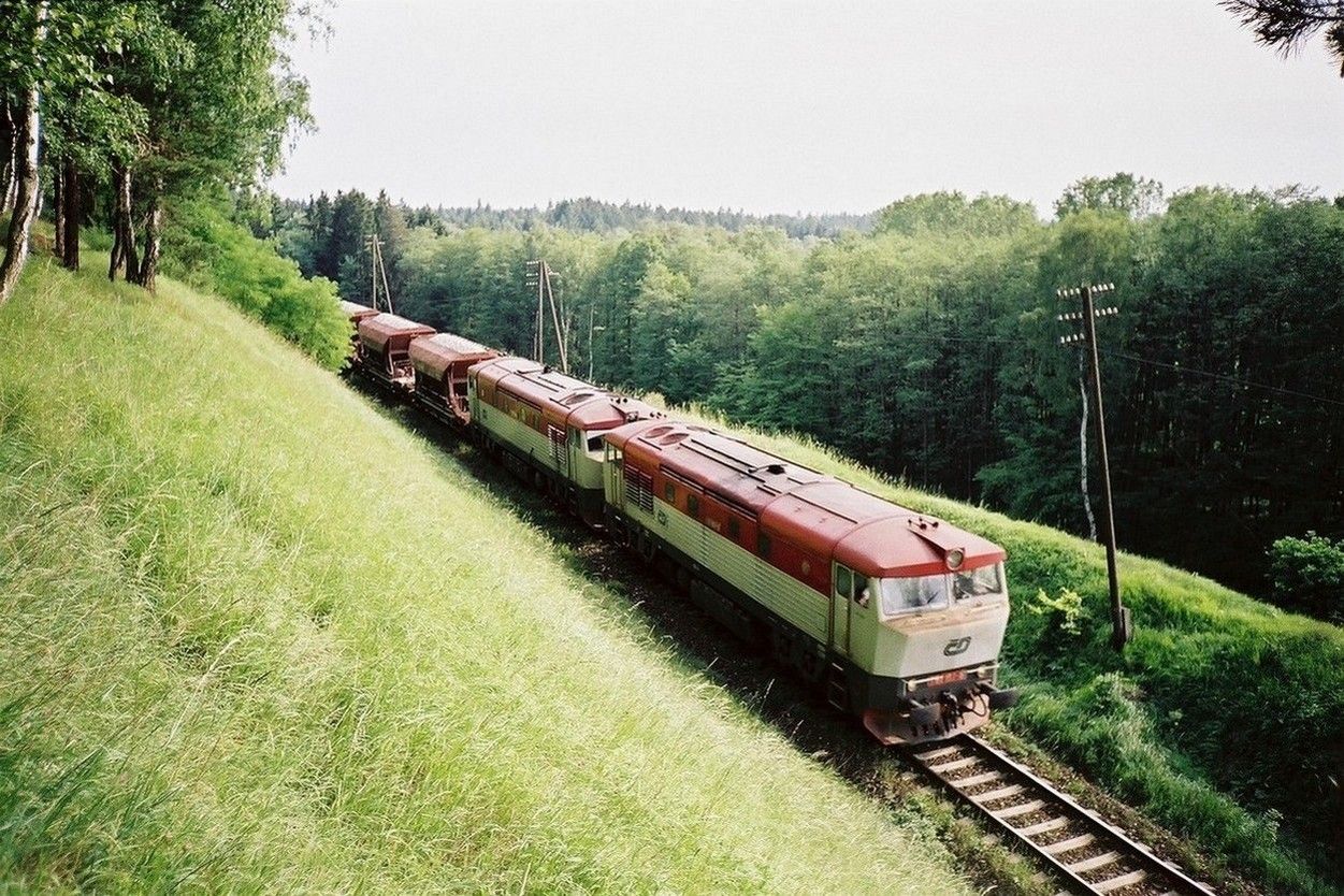 751.167+166 v nkl. vlaku na Chomutov se bl k Lun, 14.6.2003