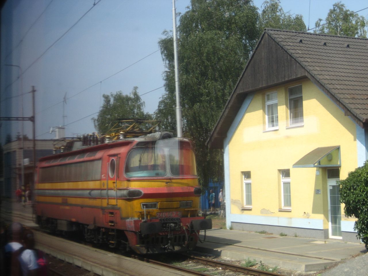 240.067 ZSSKC odpov v pauze mezi vlaky ve stanici Podhajsk. 