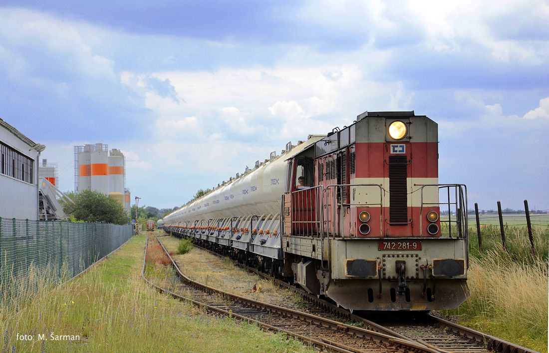 742 281_St�edokluky, vle�ka K�men Zbraslav_26.6.2014