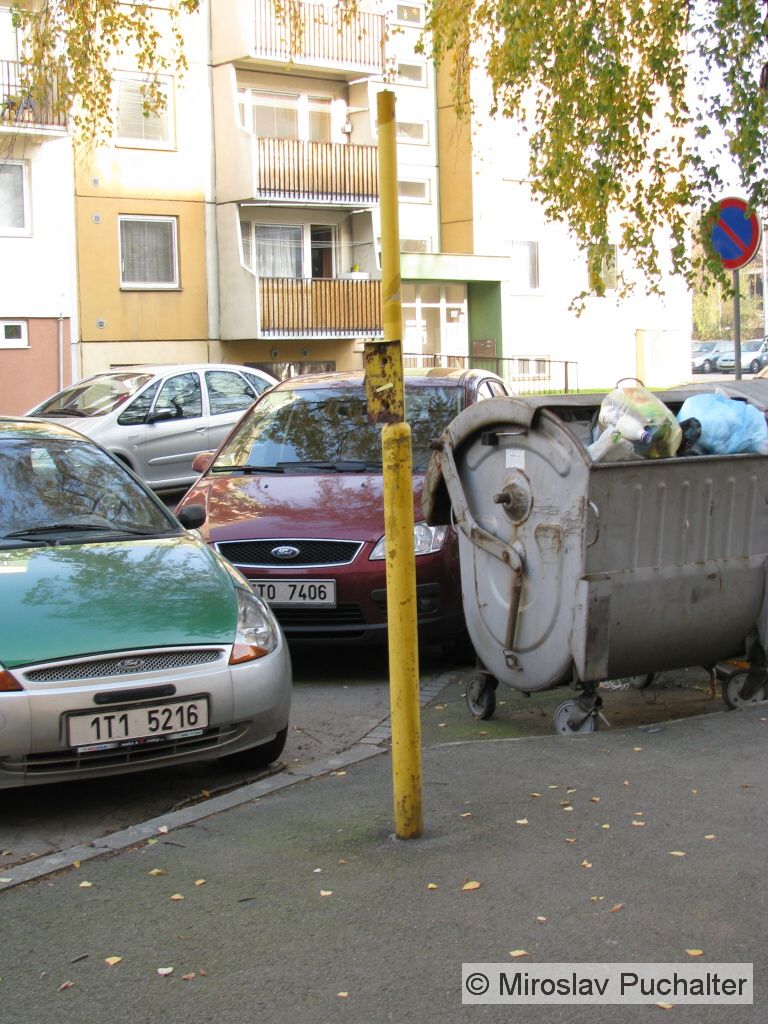 To �e tu byla d��ve zast�vka dnes p��pom�n� i poz�statek po ozna�n�ku.