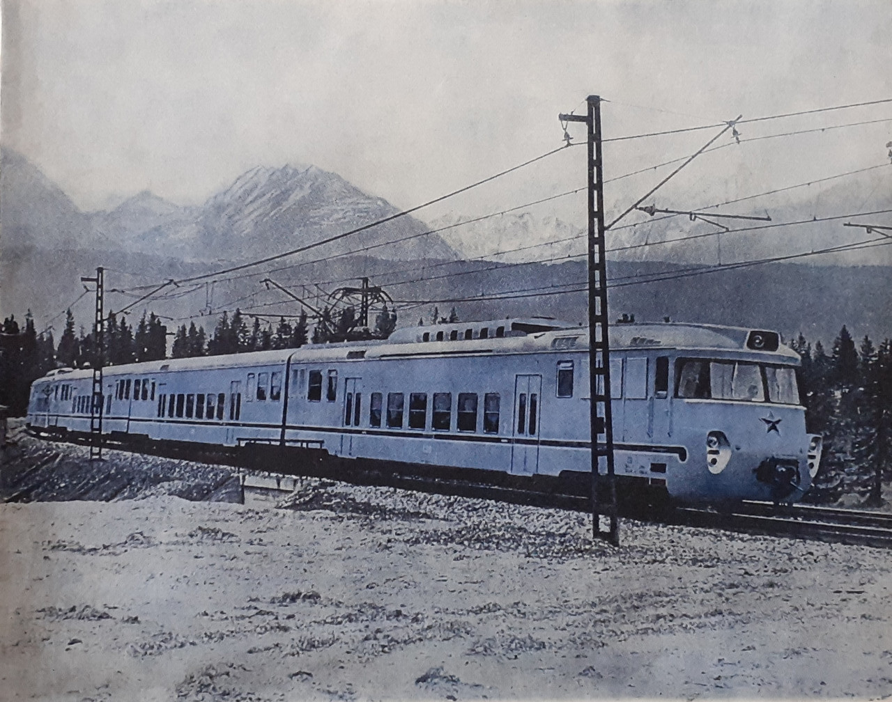 EM475.1 pod Tatrami - elezni 4/1965