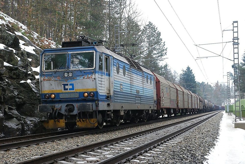 ES 499.1037_-_26.02.2010-_-SOKV �esk� Bud�jovice-_-_tra� �. 220 Praha - �esk� Bud�jovice -- p�ed vje
