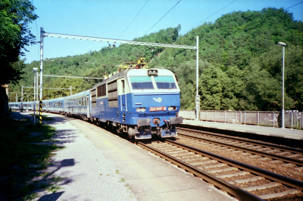 350.008 Blovice n.Sv. 30.8.2001, EC 171 Hungaria (Berlin - Budapest)