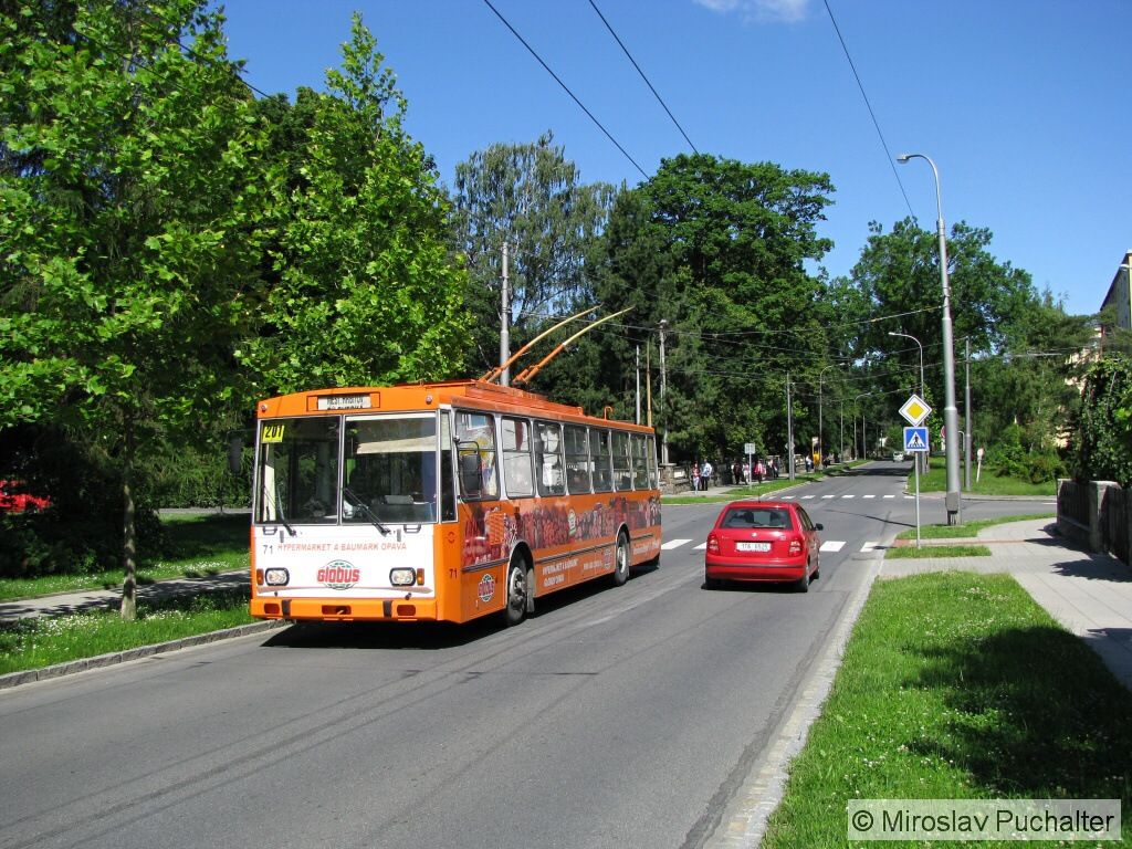 Ev. �. 71 (�koda 14 Tr 10/6) v ulici Purky�ova.
