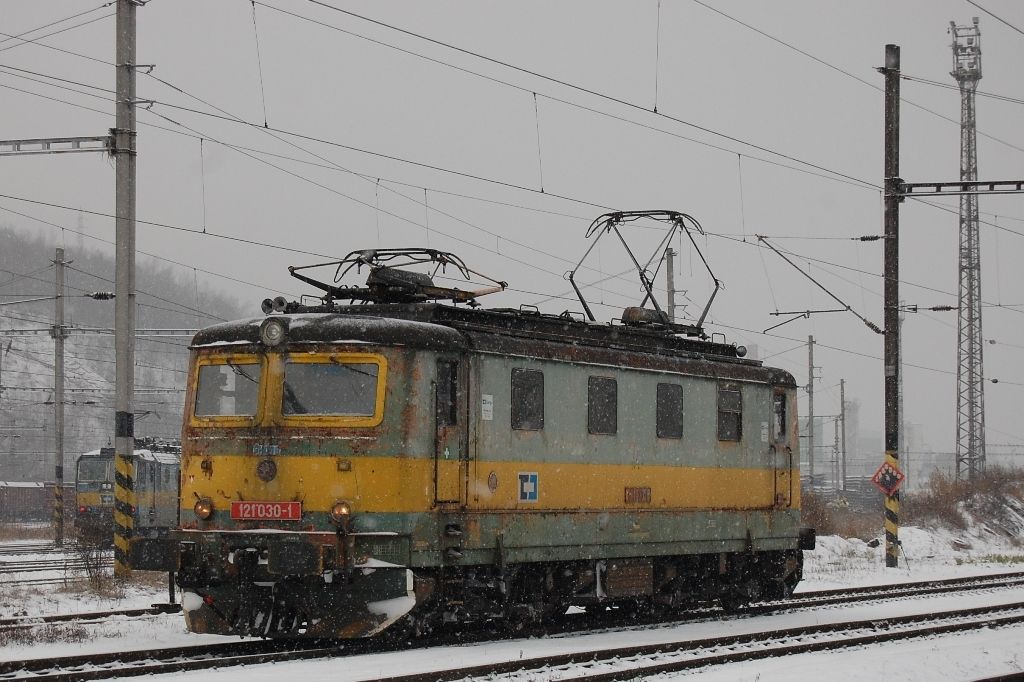 121 030 v Beroun� s.n. �ek� na Pn v�pence do Kadan�