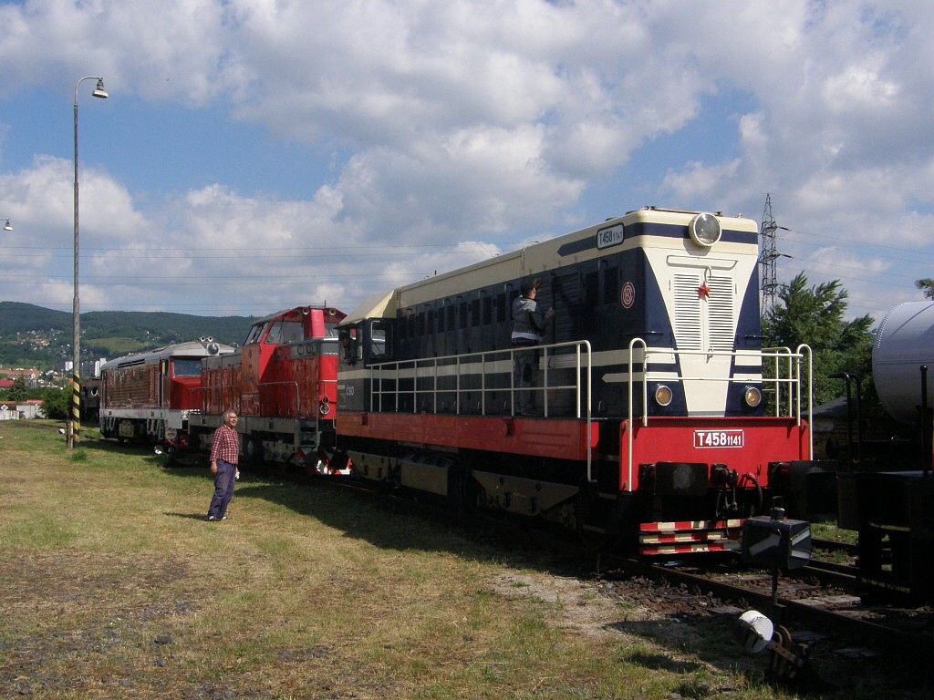 P��prava na prezentaci 14.6.2009 foto-M.�ich