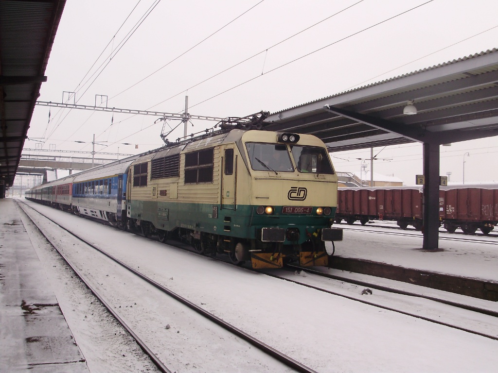 Lokomotiva 151 006 Ostrava hl.n. Ex 143