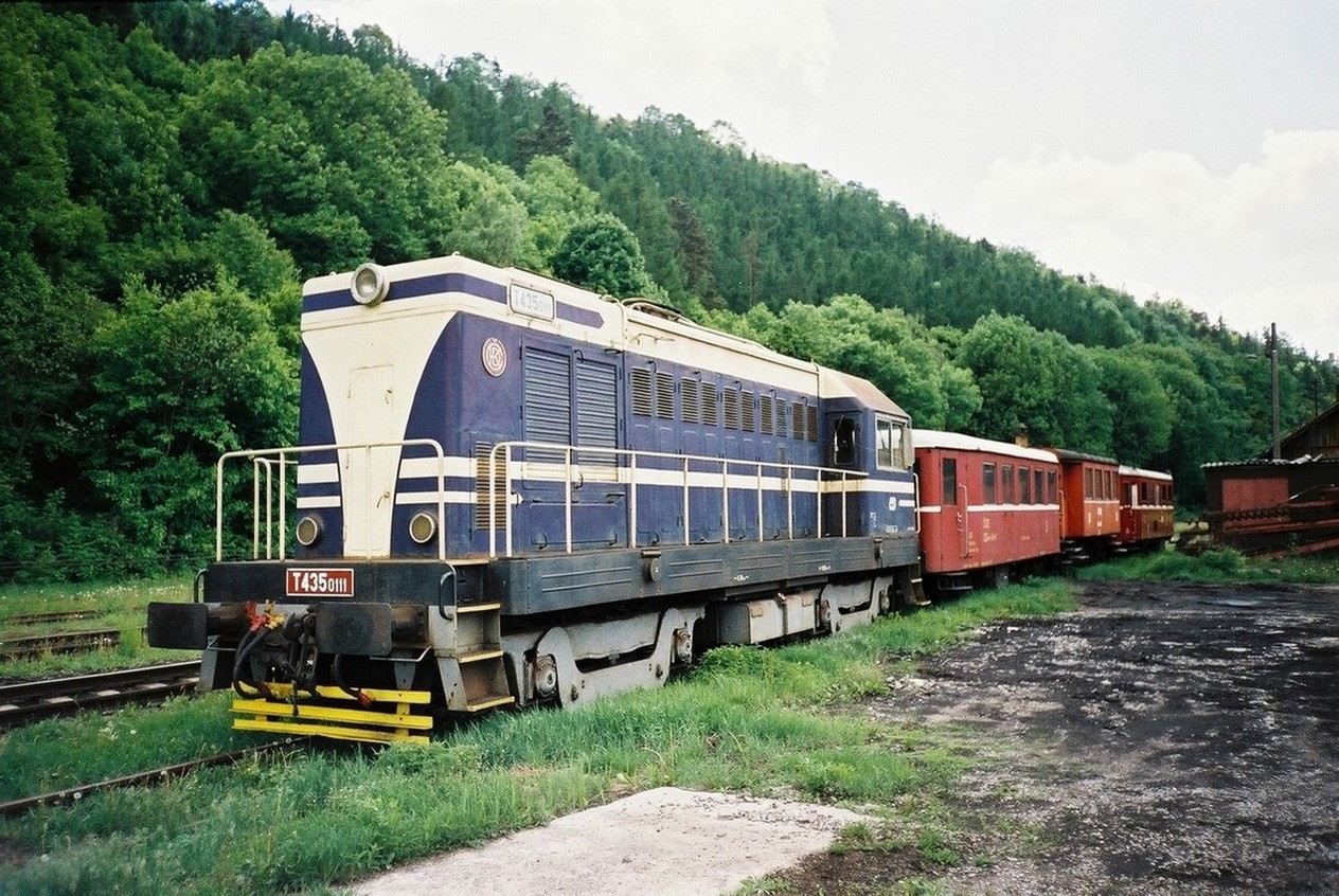 T 435.0111 (DKV Plze) v st. Lodnice, 22.5.2003