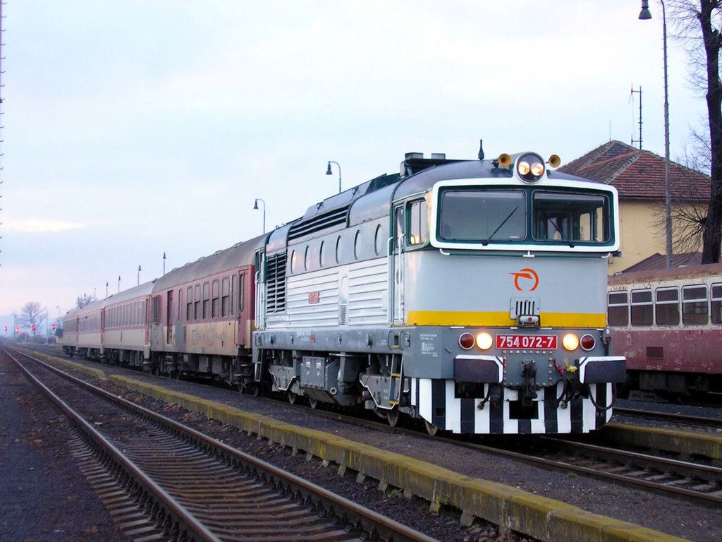 754 072 s R 933 "Domica" poas pobytu v stanici Jesensk, 6.3.09