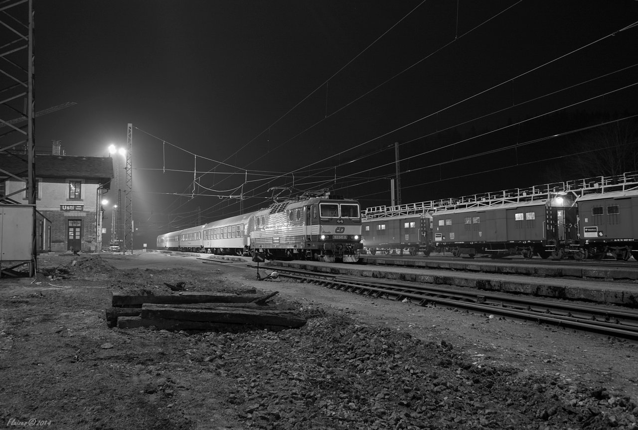 163 045-8