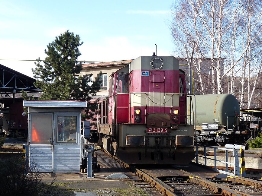 742 139-9,Vala�sk� Mezi����,28.2.2010,foto:Dobi� Ji��