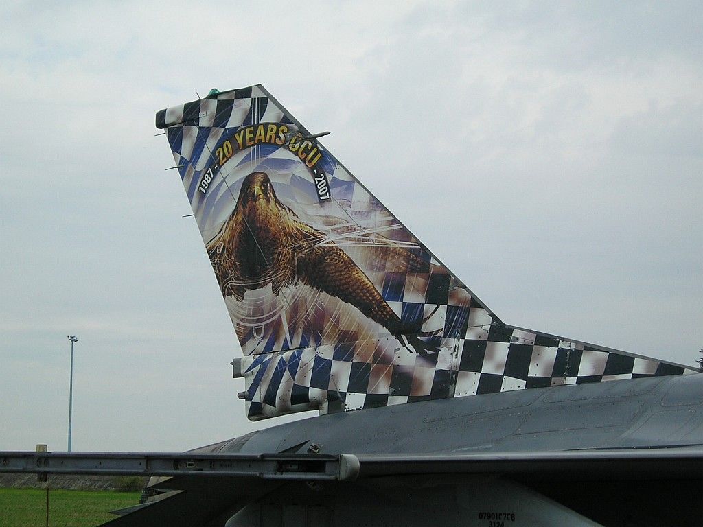 F-16B