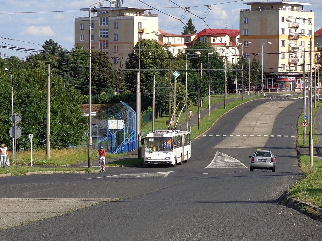 Jirkov (Dvokova ulice s torzem nikdy nedostavn tramvajov trati)