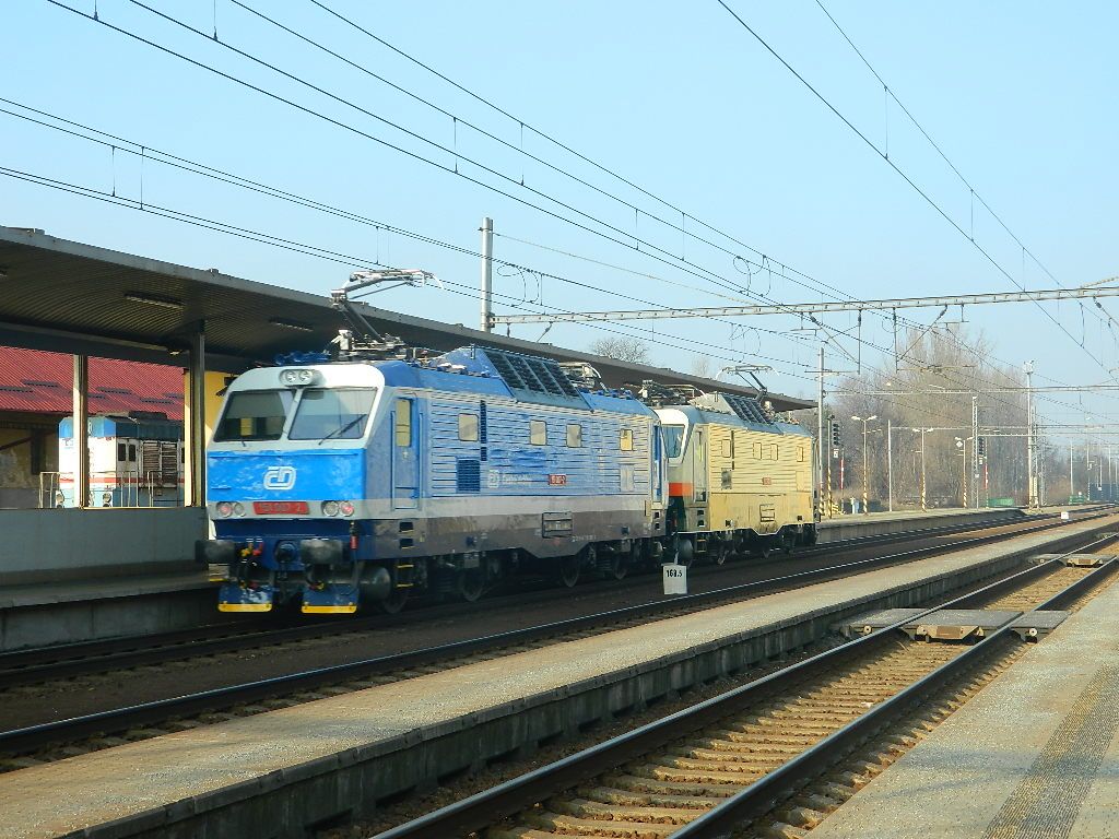 151007-2+151023-9;27.01.2012; (zku�.j�zda sm�r P�erov)
