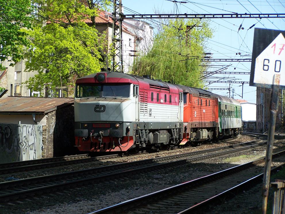 749 146 a 749 252 - R 1250 - Praha Nusle - 10.4.2011.