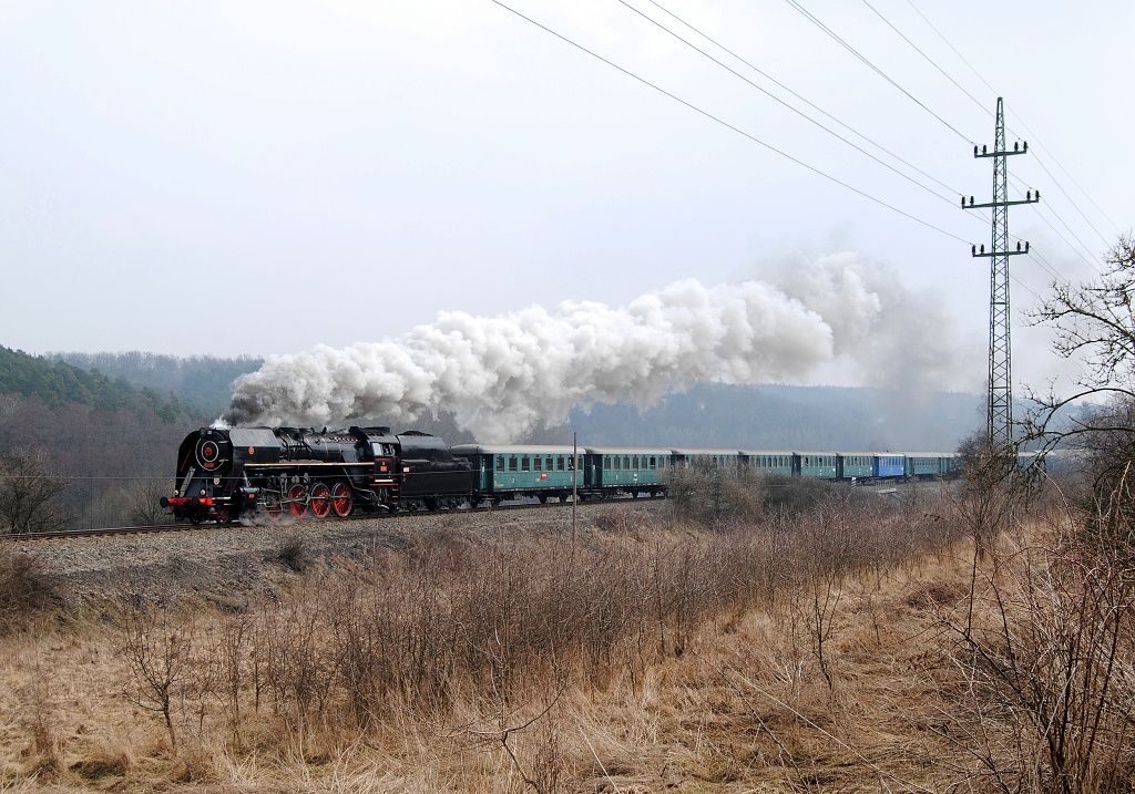 Rakovn�k - Lu�n�, 30.3.2013, foto: M.Vildman