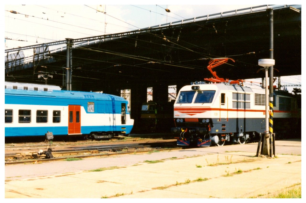 451-032 + 150-020 1993 Praha Mas. n.