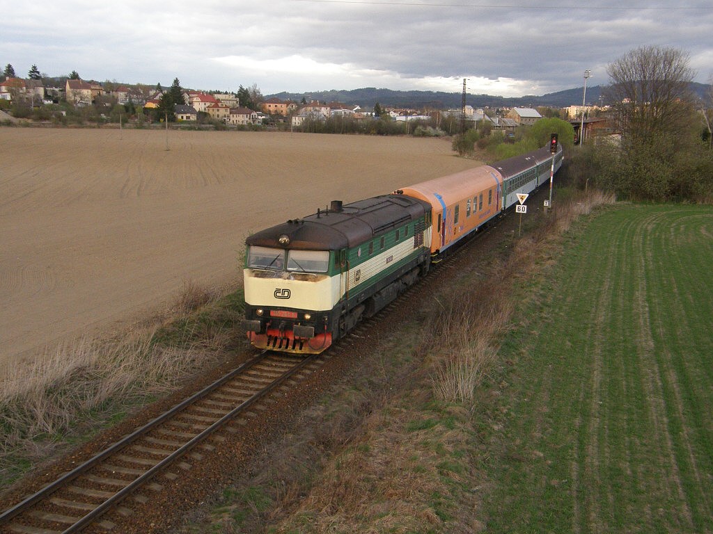 749-264 s R 1149 odj�d� z Turnova 10.4.2011 foto.M.�ich