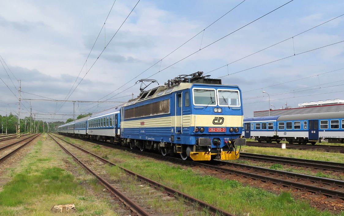 ���r nad S�zavou, R 977 Porta coeli (Praha - Brno)