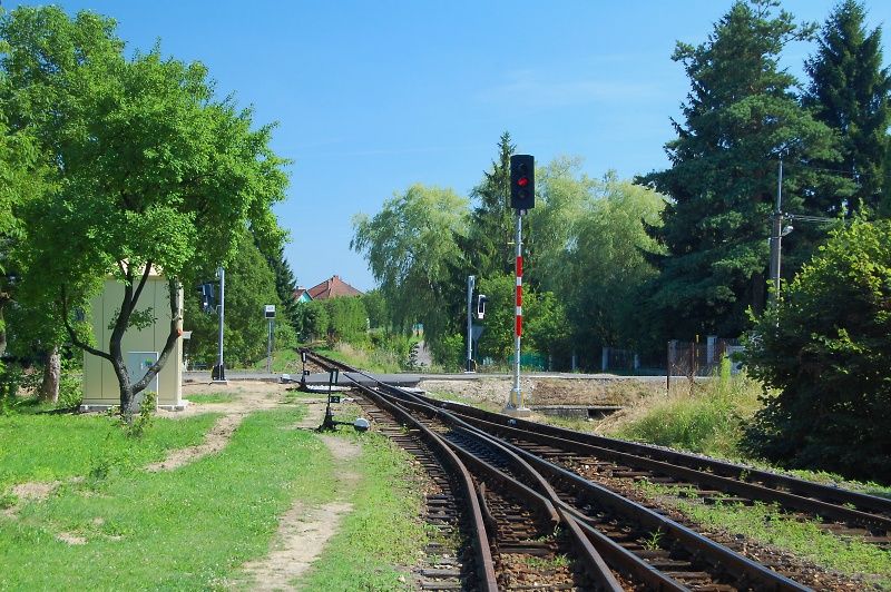 hradeck� zhlav� s nov�m odjezdov�m n�v�stidlem