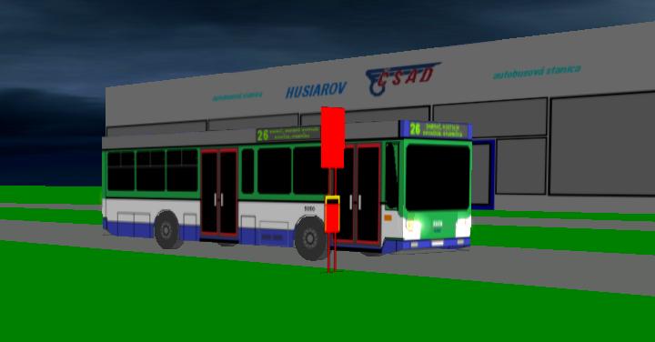 RohAN S121 poas prvej jazdy mestom na autobusovej stanici.