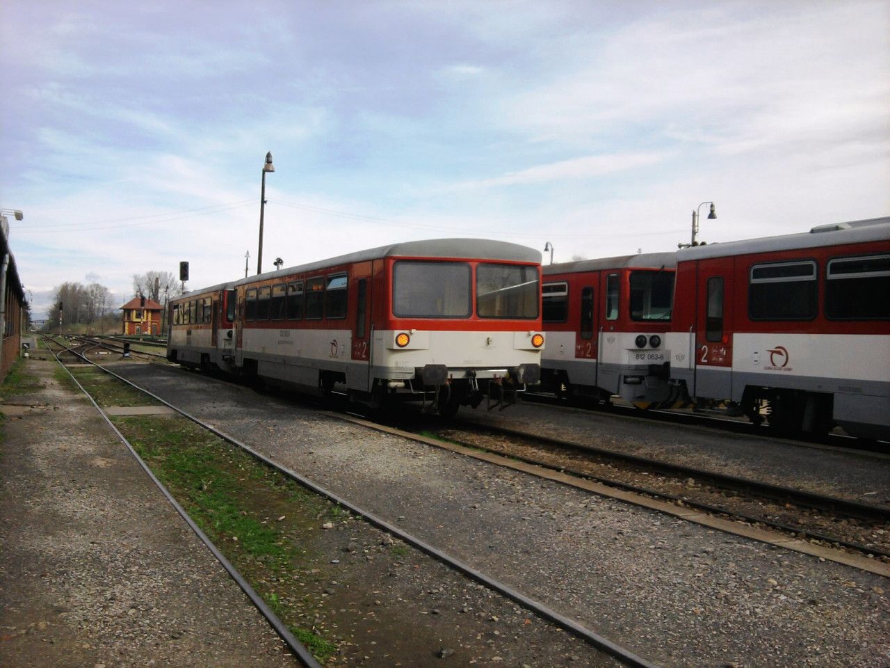 Soupravy 812 s modernizovanmi pvsnmi vozy ve Fiankovu