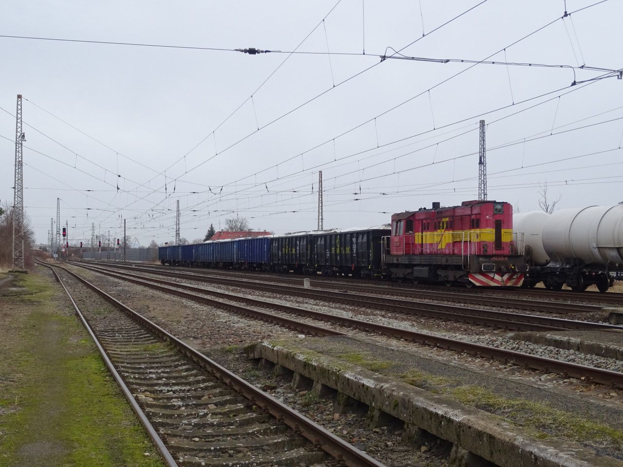 742 325-4 ZSSK Cargo, Velk ernoseky 18.2.2022