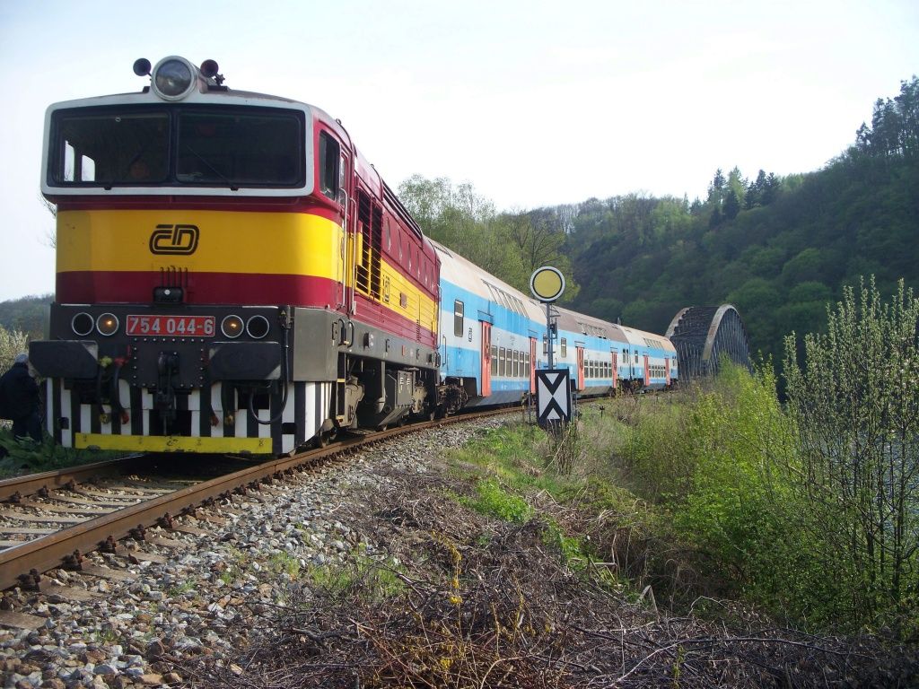 754 044-6 Odb. Skochovice (19.4.2014) - Os 9062
