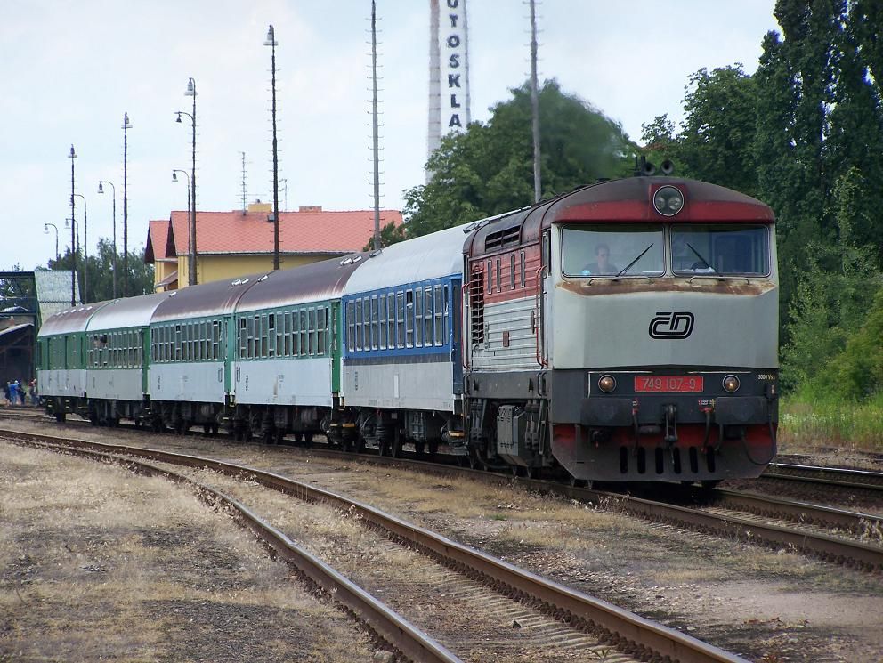 749.107 - R 1143 - Praha �akovice - 25.6.2011.