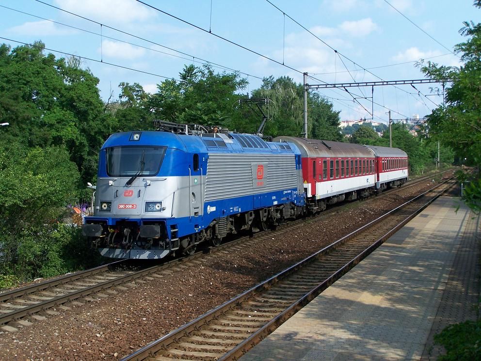 380.008 veze lkov vozy na ONJ - Praha Vrovice depo - 25.6.2011.