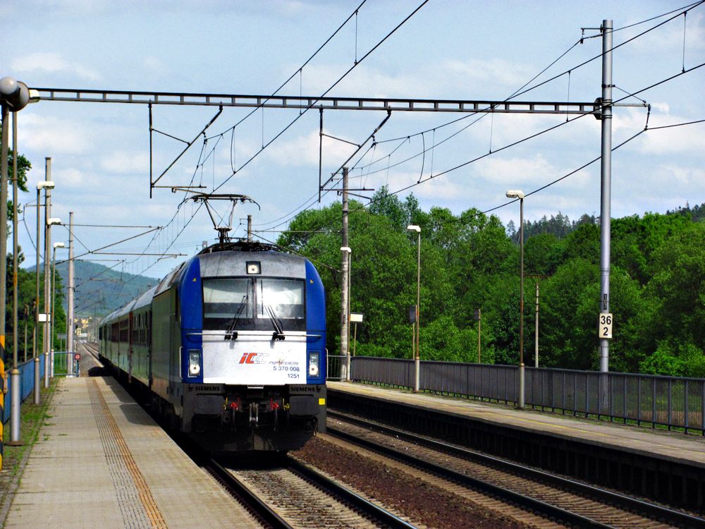 5 370 008 (1251), EC 110 Praha, 19.5. 2013, Lup�n�