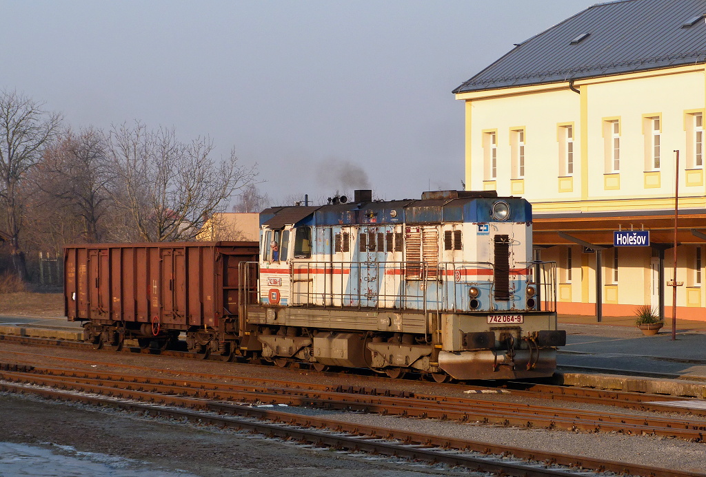 742.064-Mn 81055-Holeov-27.1.2012