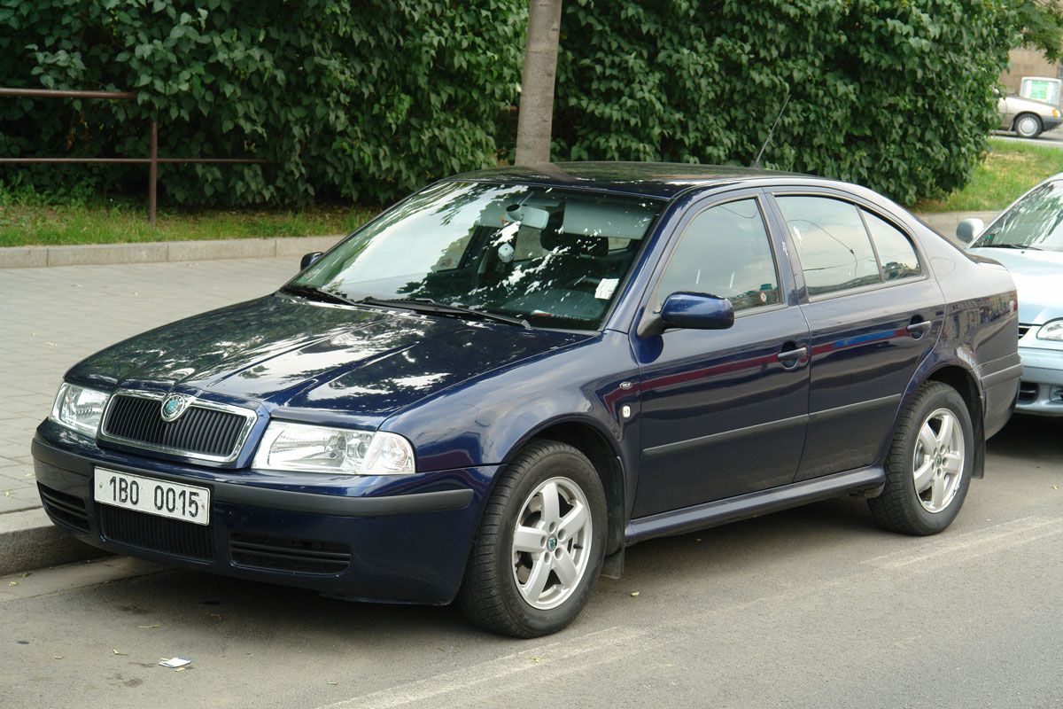 Tohle sice nen� SPZ, ale historie u� to taky trochu je. Moravsk� n�m�st�.