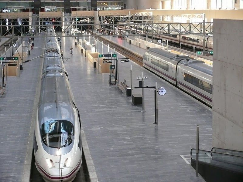 kiovn vlak Madrid - Barcelona a opan ve stanici Delicias