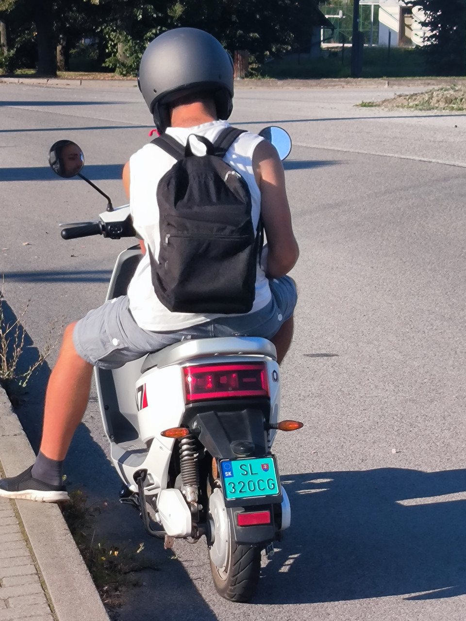 SL 320CG elektro scooter mal� moto 16.8.