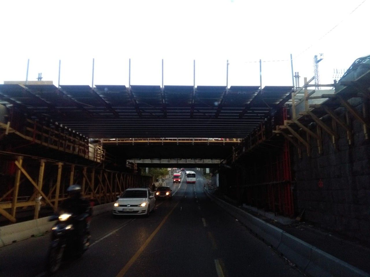 Vrovice - most Slavie 24.9.2018 - v noci osazena ka severnho mostu
