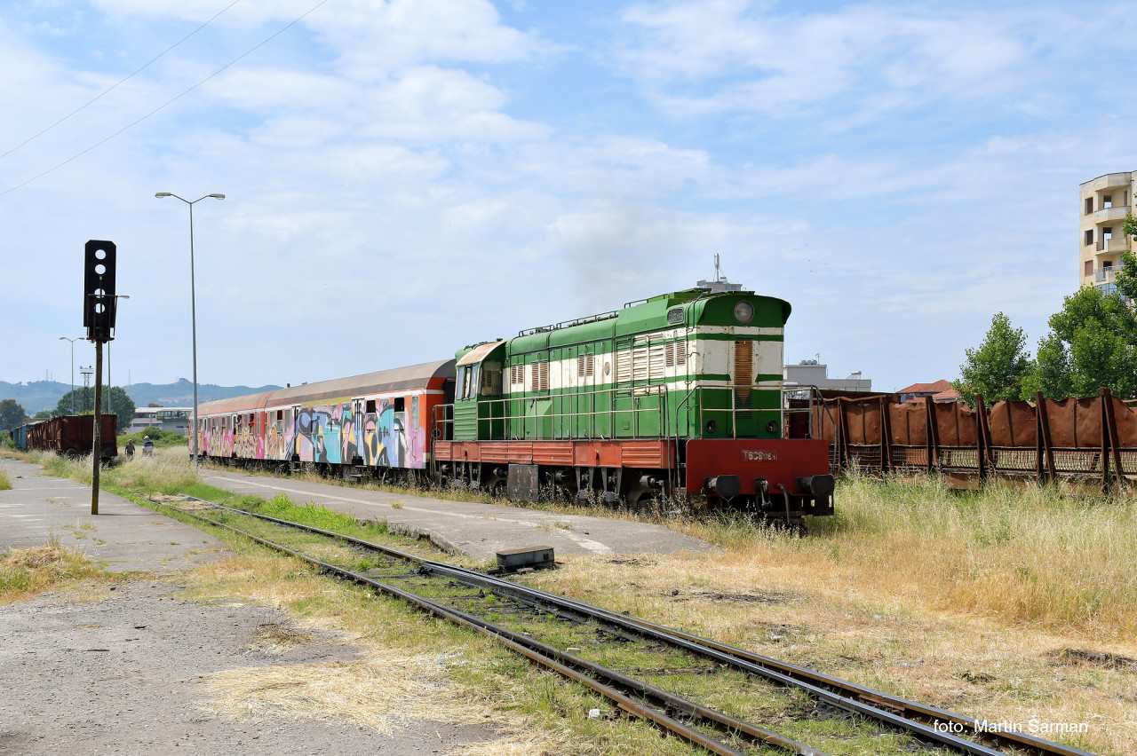 T669 1053_vlak Durrs-Elbasan_Shkozet_6/2021