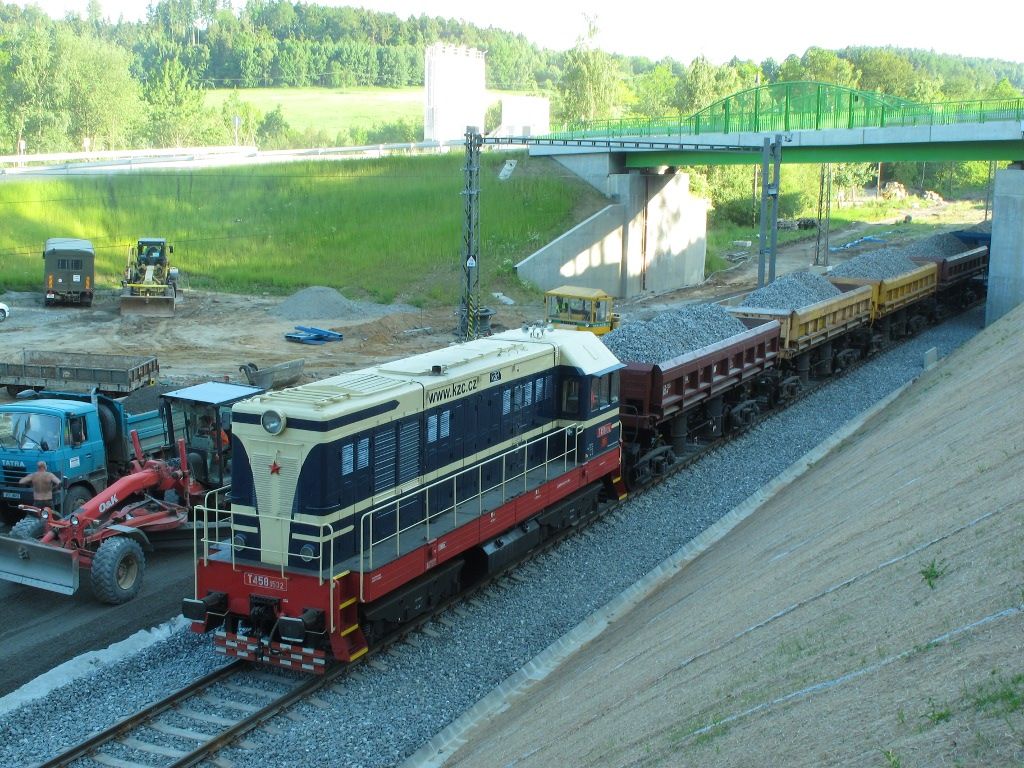 Takto je zde poskl�d�n Hektor spolu s syp�ky