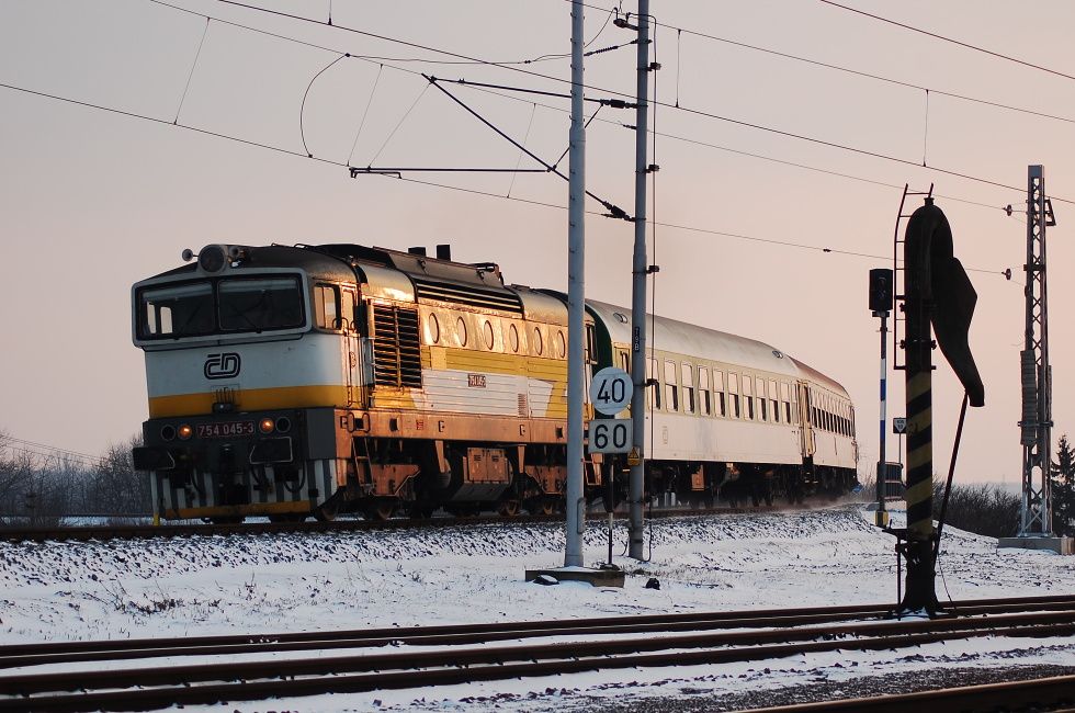 754.045 s p��jezdem Ex 528 do Star�ho M�sta