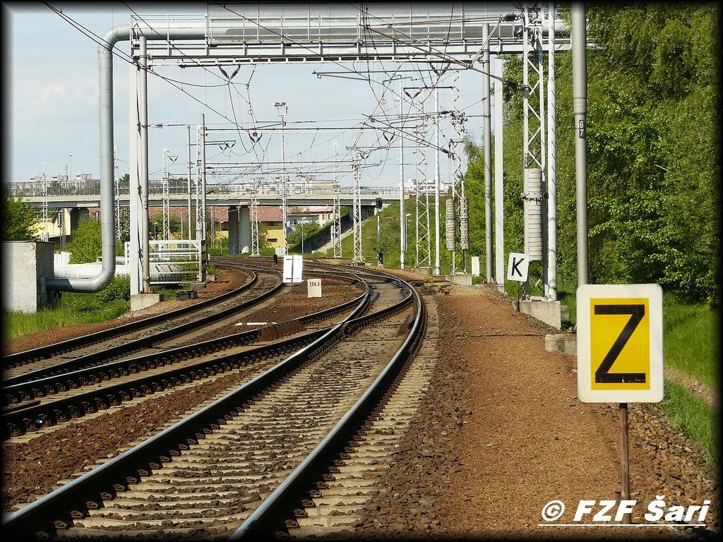 Pomal� v OE
