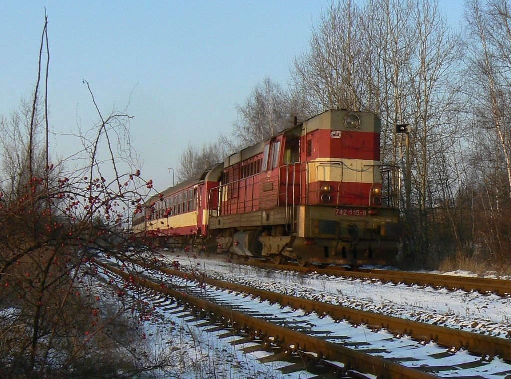 741 115