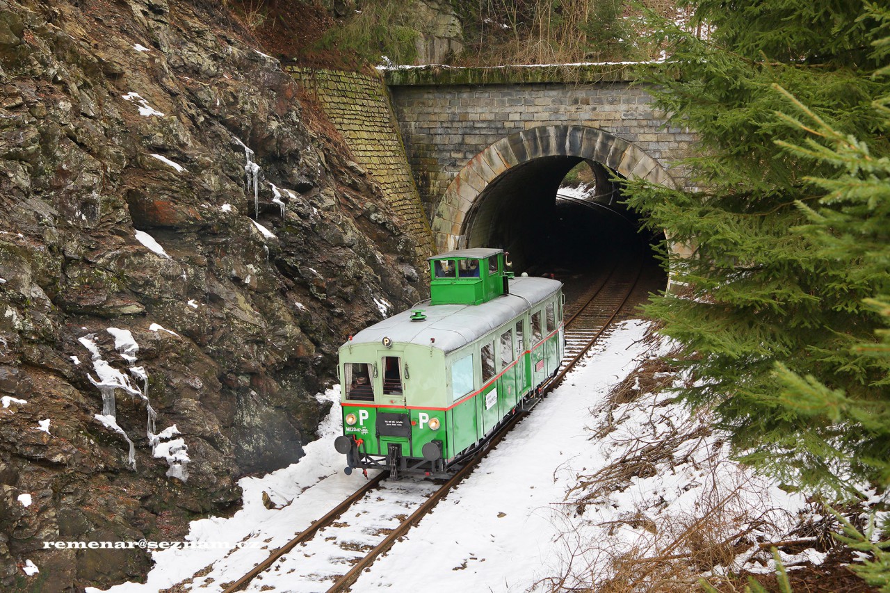 M120.417 