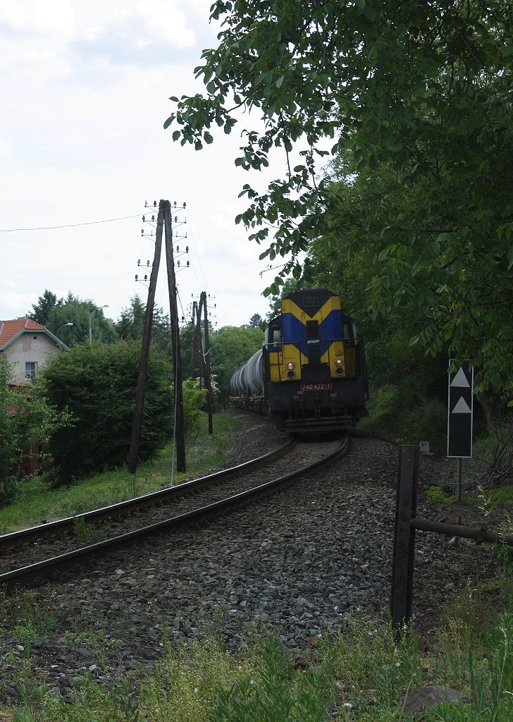 740.422-1 v Praze-Liboci u p�ejezdu