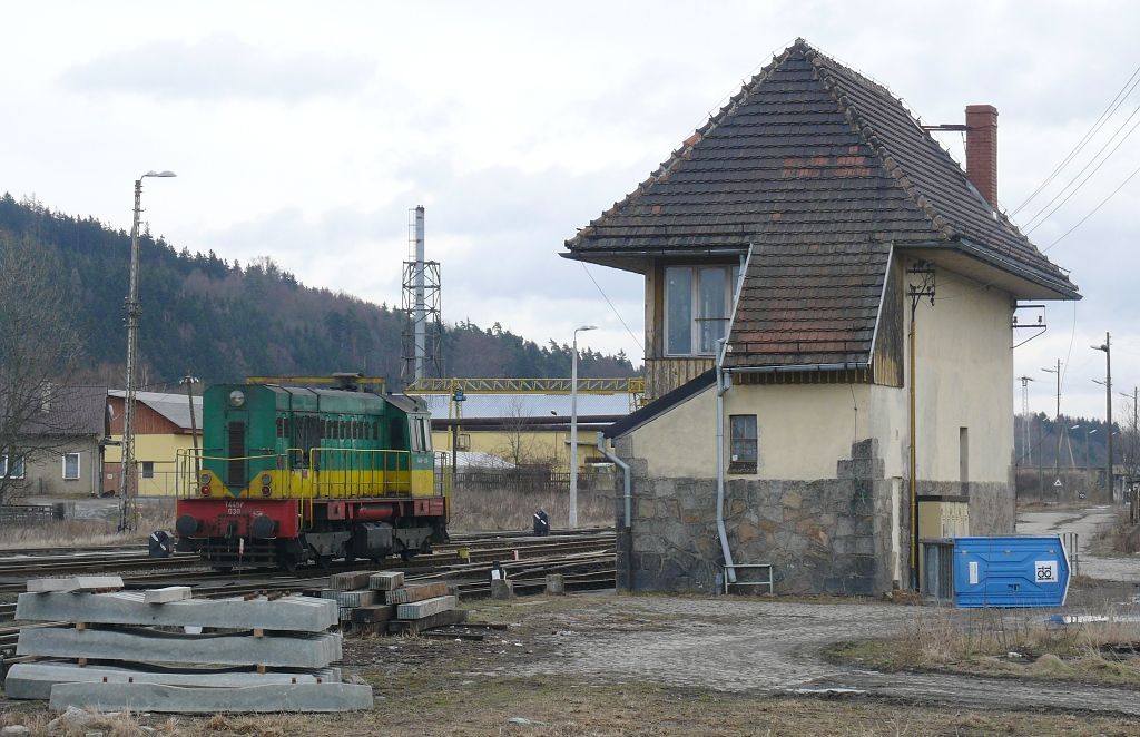 Scinawka Srednia : T 448P 030 jede Lv do Klodzka