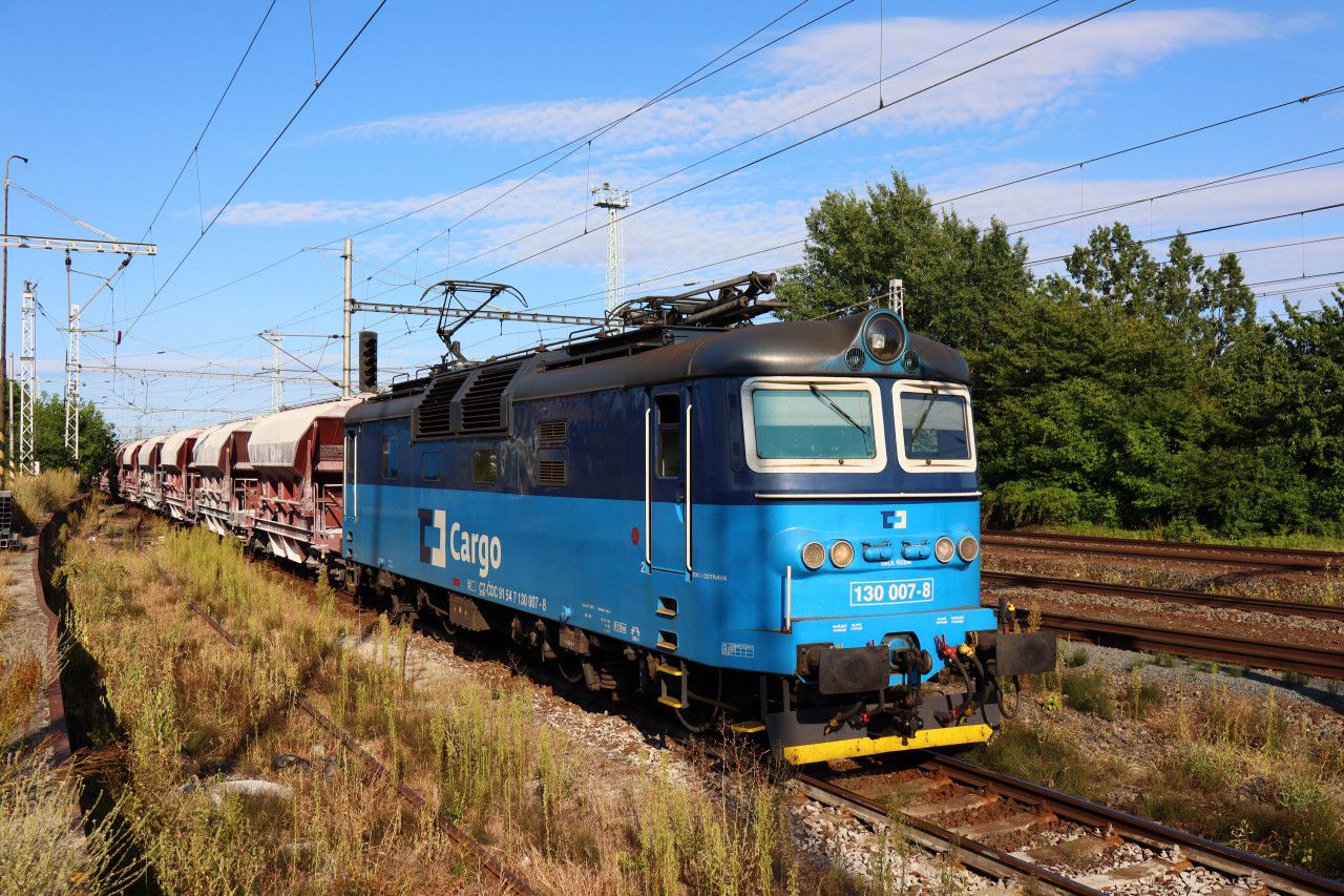 Lokomotiva 130.007 s vlakem NEx 60140 (Ostrava - Zbeh na Morav) pijd do st. Prosenice