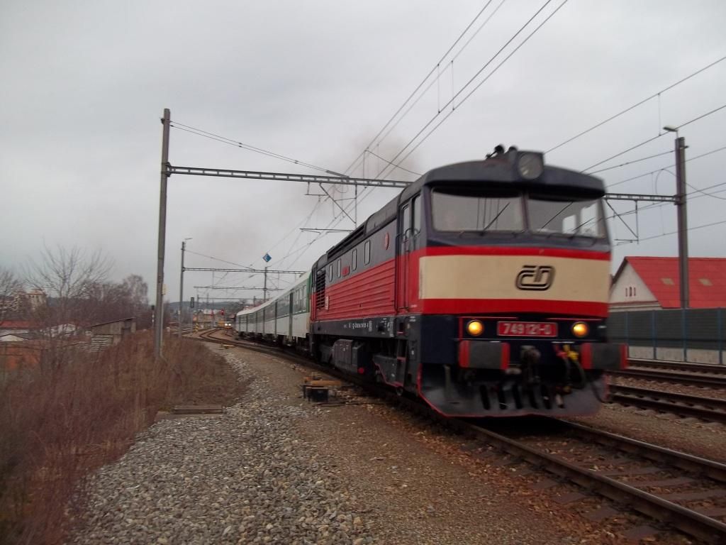 749 121-0