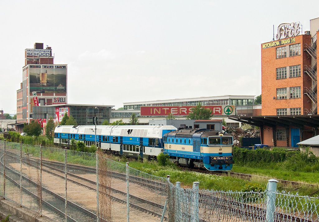 754.013, Vlak pln� �sm�v�, Zl�n-Pr�tn�, 1.6.2011