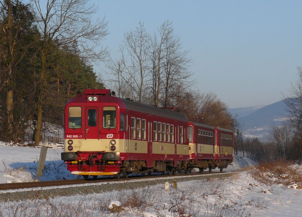 842 005-1 Kun�ice pod Ond�.(Os 3104,21.12.2009,foto:M.Nesrsta)